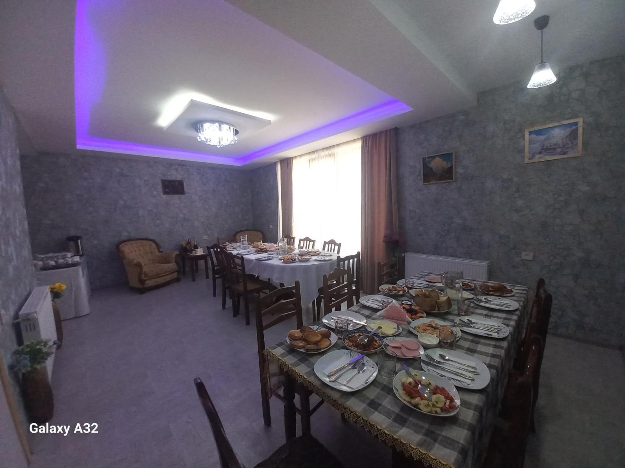Ninama Hotel Mestia Luaran gambar